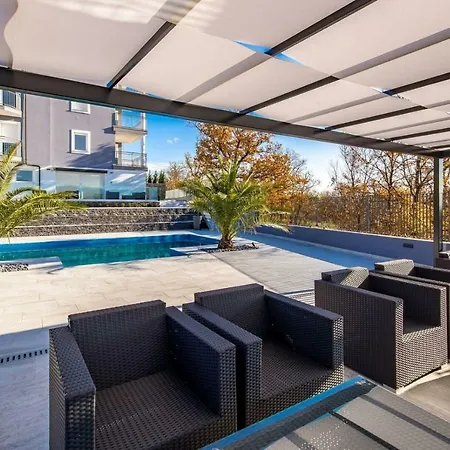 Boa Luxury Aparthouse With Swimming Pool