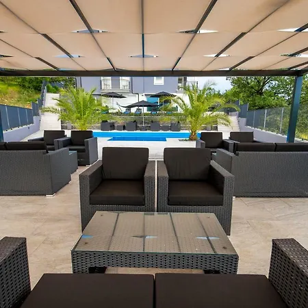 Boa Luxury Aparthouse With Swimming Pool