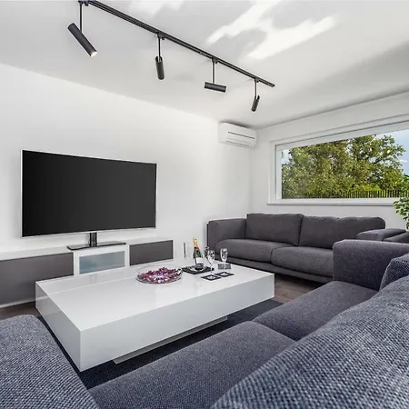 公寓式酒店 Boa Luxury Aparthouse With Swimming Pool