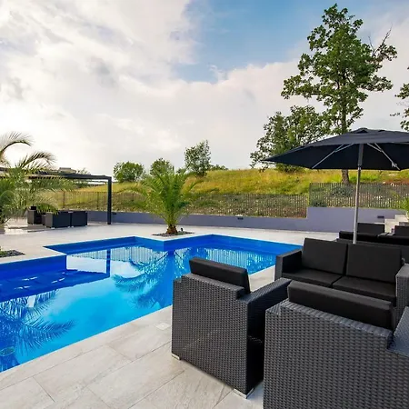 Boa Luxury Aparthouse With Swimming Pool *